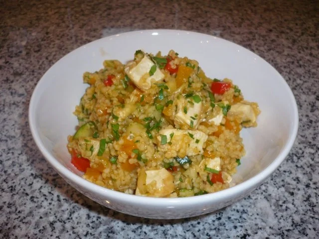 Rezept: Bulgur mit Gemüse und Hähnchenbrustwürfeln (histaminarm) Bulgur mit Gemüse und Hähnchenbrustwürfeln (histaminarm) - Rezept