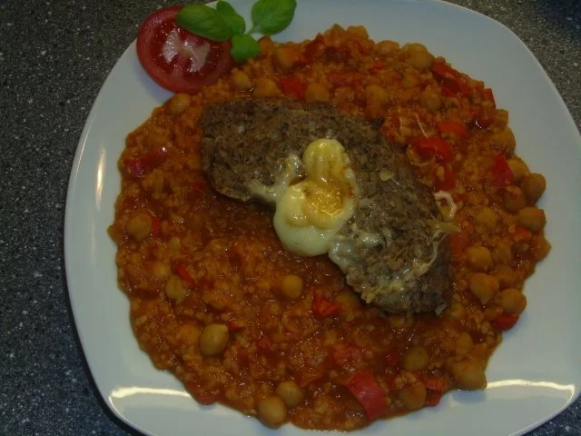 Rezept: Hackbraten mit Käse gefüllt im Römertopf Bild Nr. 6 Hackbraten mit Käse gefüllt im Römertopf - Rezept - Bild Nr. 6