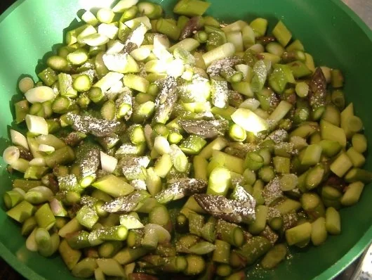 Rezept: Grüner Spargelsalat mit Kalbsleber und altem Balsamico Bild Nr. 3 Grüner Spargelsalat mit Kalbsleber und altem Balsamico - Rezept - Bild Nr. 3