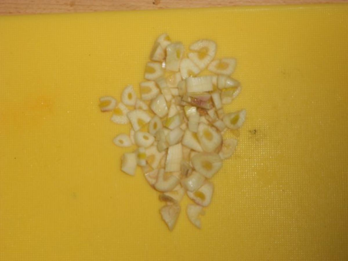 Hähnchenkeulen in spanischer Knoblauchsauce - Rezept - Bild Nr. 3