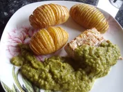 Lachs mit Erbsen-Minz-Sauce und Kartoffeln - Rezept