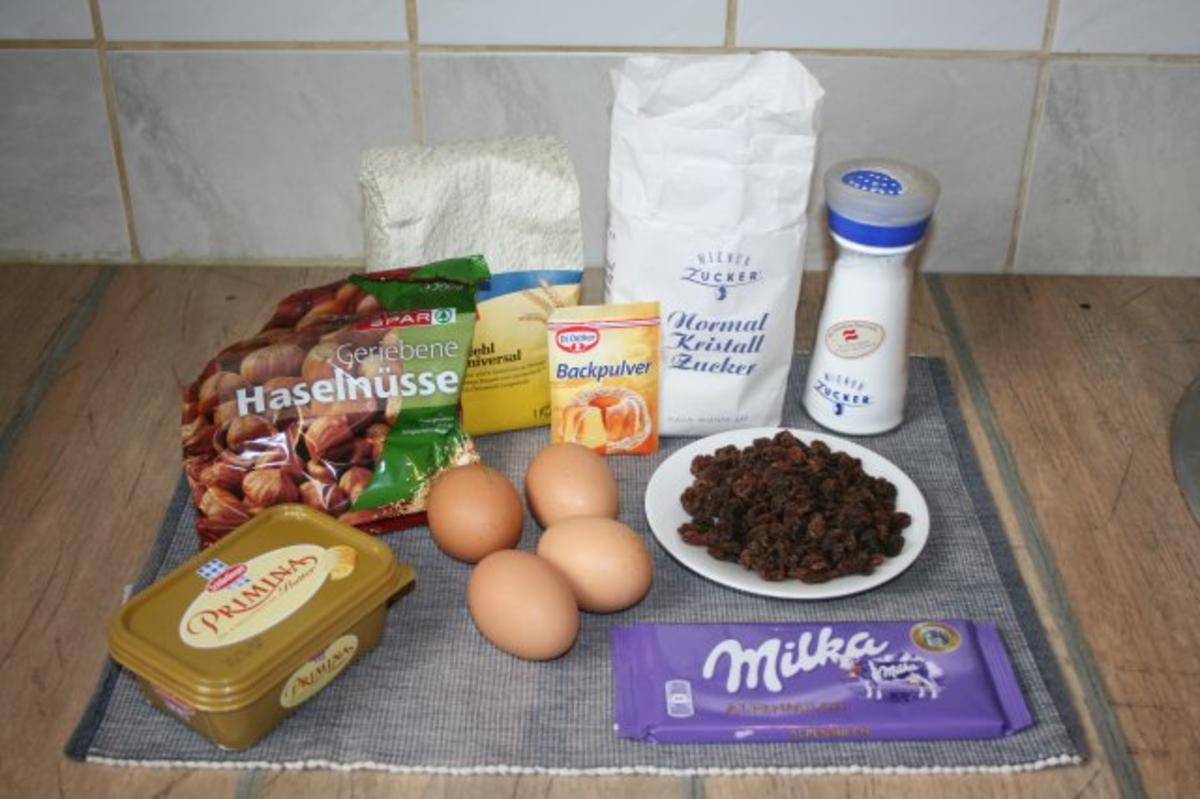 Guglhupf mit Rosinen und Schokoladestückchen - Rezept - Bild Nr. 2