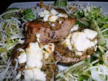 Schweinefilet, überbacken mit Estragon-Senf und Schafskäse, dazu Salat mit Orangen - Rezept