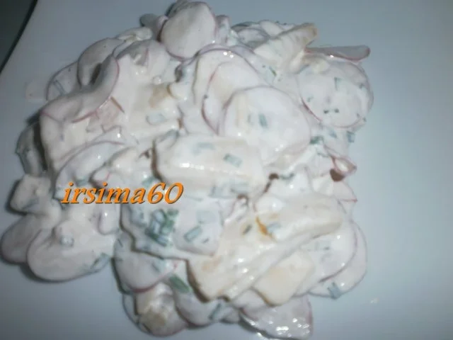 Radieschensalat mit Schmand - Rezept