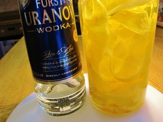 Rezept: Zitronenlikör "Limoncello" - von selbst geernteten Zitronen Bild Nr. 4 Zitronenlikör "Limoncello" - von selbst geernteten Zitronen - Rezept - Bild Nr. 4