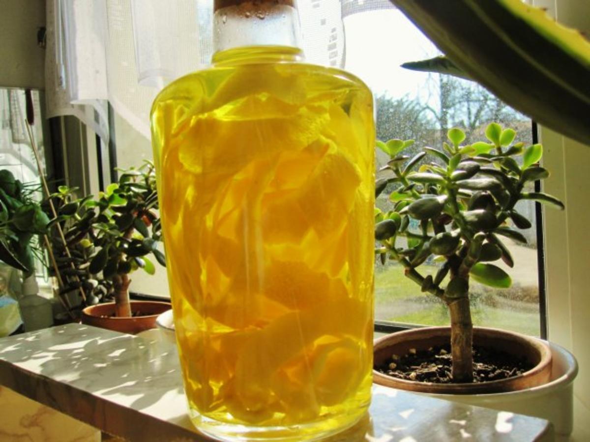 Zitronenlikör Limoncello von selbst geernteten Zitronen - schnell ...