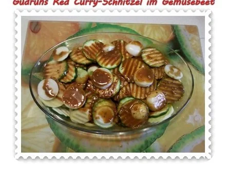 Rezept: Auflauf: Red Curry-Schnitzel im Gemüsebeet Bild Nr. 10 Auflauf: Red Curry-Schnitzel im Gemüsebeet - Rezept - Bild Nr. 10