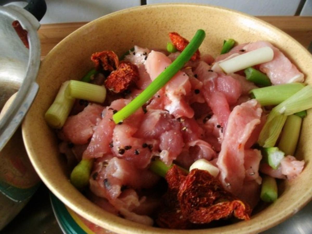 Schweinegeschnetzeltes in brauner Soße mit Rahmchampignons und Ofenkartoffeln - Rezept - Bild Nr. 7