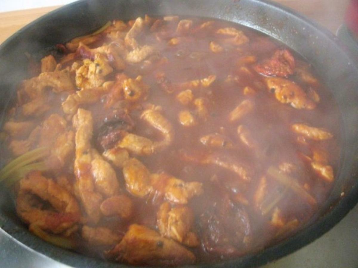 Schweinegeschnetzeltes in brauner Soße mit Rahmchampignons und Ofenkartoffeln - Rezept - Bild Nr. 2