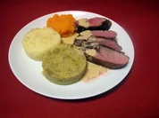 Lackierte Brust von der Heedfelder Ente an Heu-Rahm und Ampelpüree - Rezept