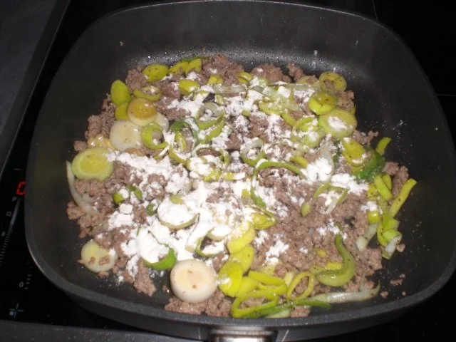Rezept: Lauch-Hack-Pfanne mit Spätzle Bild Nr. 6 Lauch-Hack-Pfanne mit Spätzle - Rezept - Bild Nr. 6