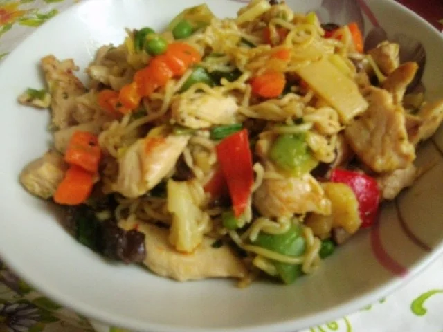 Mie-Nudeln mit asiatischem Gemüse und Hühnerbrustfilet - Rezept - Bild Nr. 2