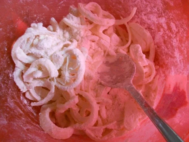 Rezept: Hot Dog mit hausgemachten Röstzwiebeln und hausgemachter Sauce Bild Nr. 2 Hot Dog mit hausgemachten Röstzwiebeln und hausgemachter Sauce - Rezept - Bild Nr. 2