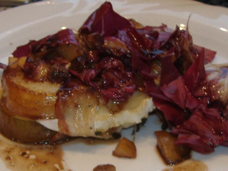 Salat von gebratenem Radicchio und Ziegenkäse Birnen Päckchen - einfach ...