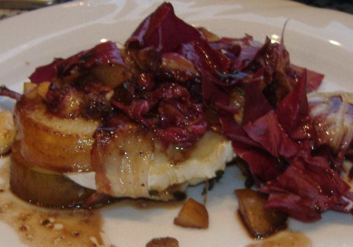 Bilder für Salat von gebratenem Radicchio und Ziegenkäse-Birnen-Päckchen - Rezept