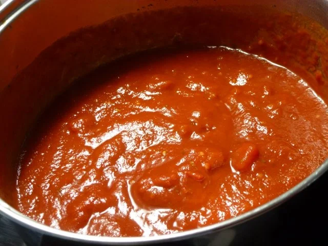 Gewokte Nudeln mit Knobi-Schnittlauch-Tomatensauce - Rezept - Bild Nr. 4