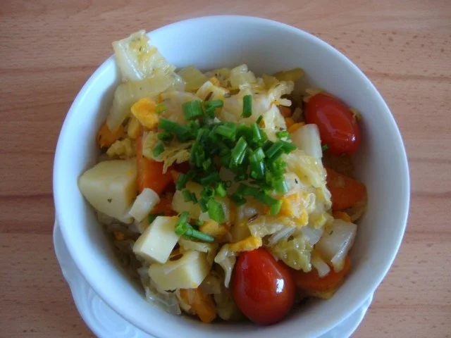 Rezept: Wirsing - Gemüse "Gulasch" mit Balsamicosauce Bild Nr. 12 Wirsing - Gemüse "Gulasch" mit Balsamicosauce - Rezept - Bild Nr. 12