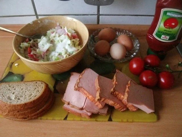 Leberkäse mit Tomaten Käse und Ei - Rezept - Bild Nr. 3