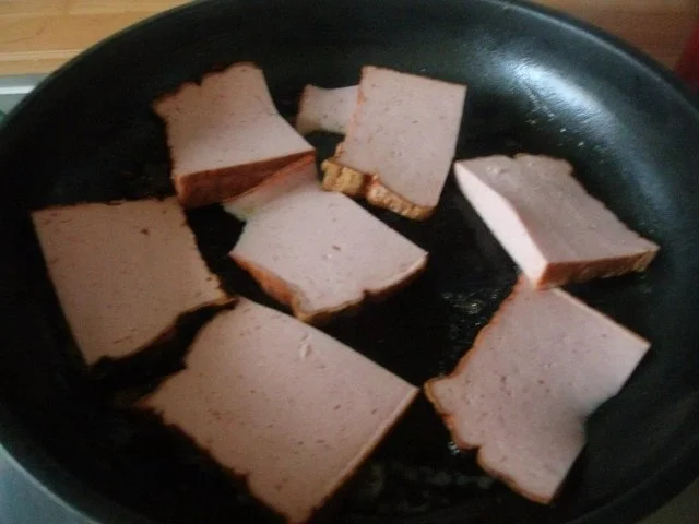 Leberkäse mit Tomaten Käse und Ei - Rezept - Bild Nr. 6