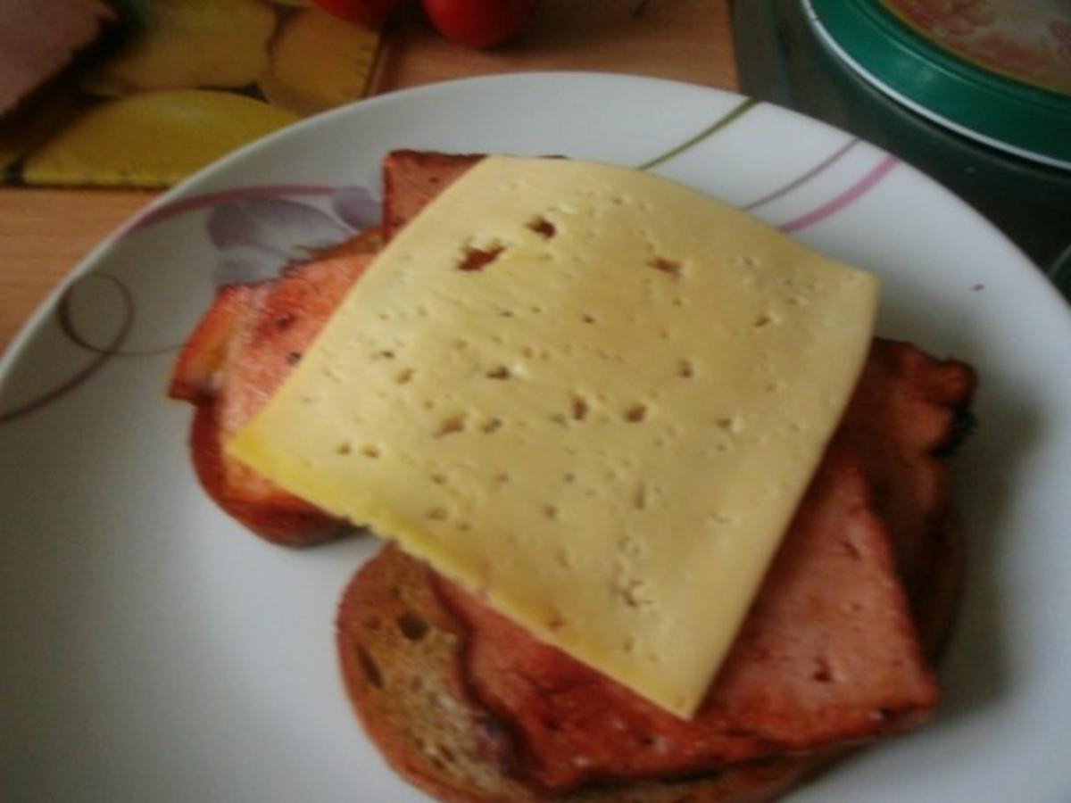 Leberkäse mit Tomaten Käse und Ei - Rezept - Bild Nr. 9