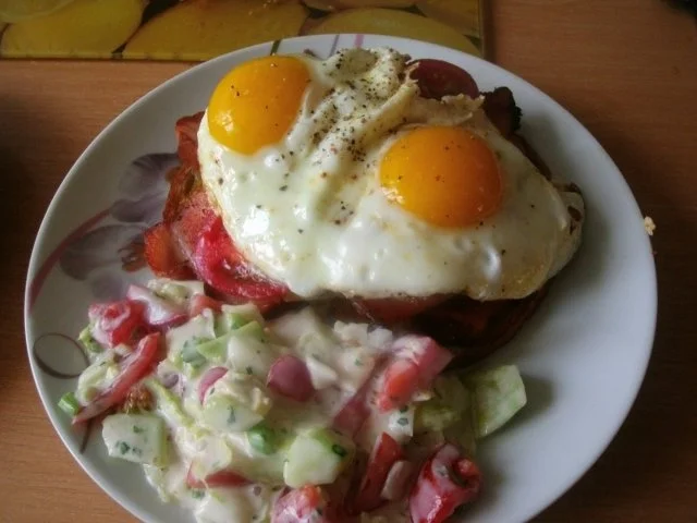 Leberkäse mit Tomaten Käse und Ei - Rezept - Bild Nr. 2
