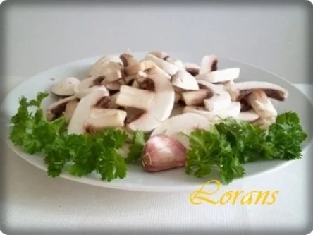 Champignons-Reis mit Cocktailtomaten auf Bärlauchblätter - Rezept - Bild Nr. 7