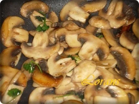 Champignons-Reis mit Cocktailtomaten auf Bärlauchblätter - Rezept - Bild Nr. 11