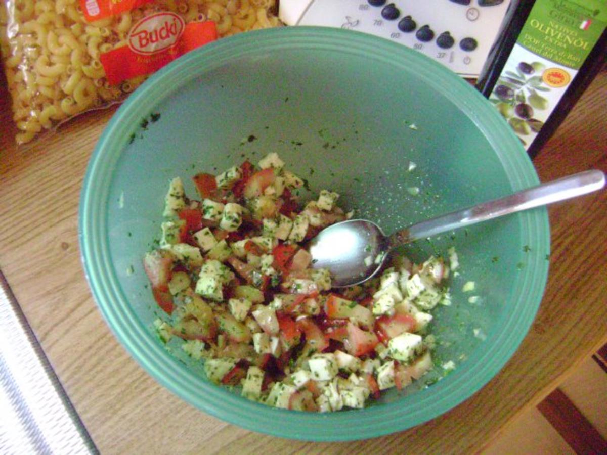 Mozzarella - Tomaten - Nudeln - Vegetarisch - Rezept - Bild Nr. 4