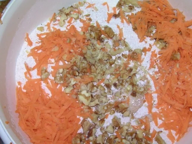 Rezept: Dinkelbrotstangen mit Möhren und Walnuss Bild Nr. 3 Dinkelbrotstangen mit Möhren und Walnuss - Rezept - Bild Nr. 3