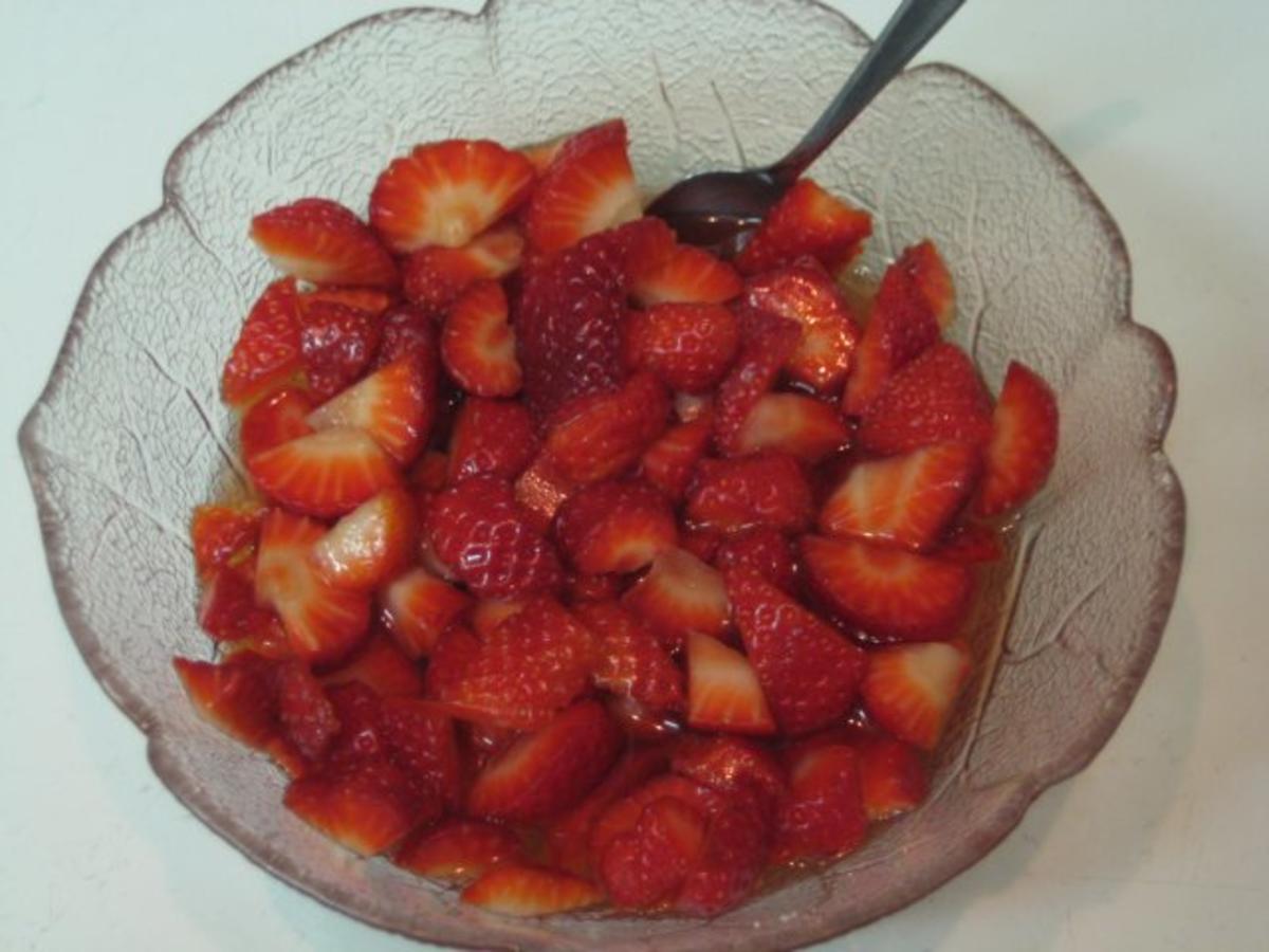 Erdbeer Sorbet mit Erdbeersalat - einfach - von strammermax