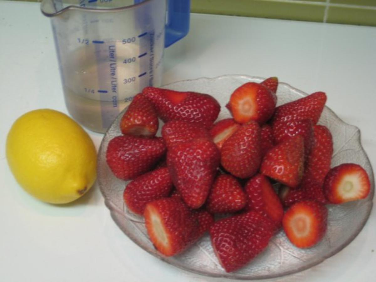 Erdbeer-Sorbet mit Erdbeersalat - Rezept - Bild Nr. 3