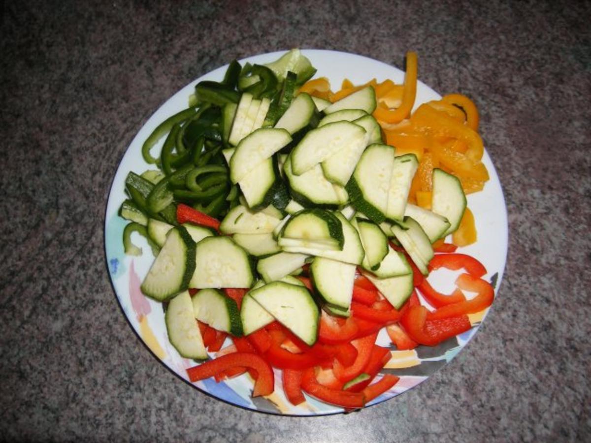 Mediteranes Gemüse aus dem Wok mit Salzkartoffeln für Veganer - Rezept - Bild Nr. 7