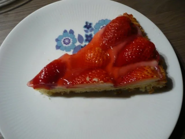 Rezept: Erdbeerboden Bild Nr. 4 Erdbeerboden - Rezept - Bild Nr. 4