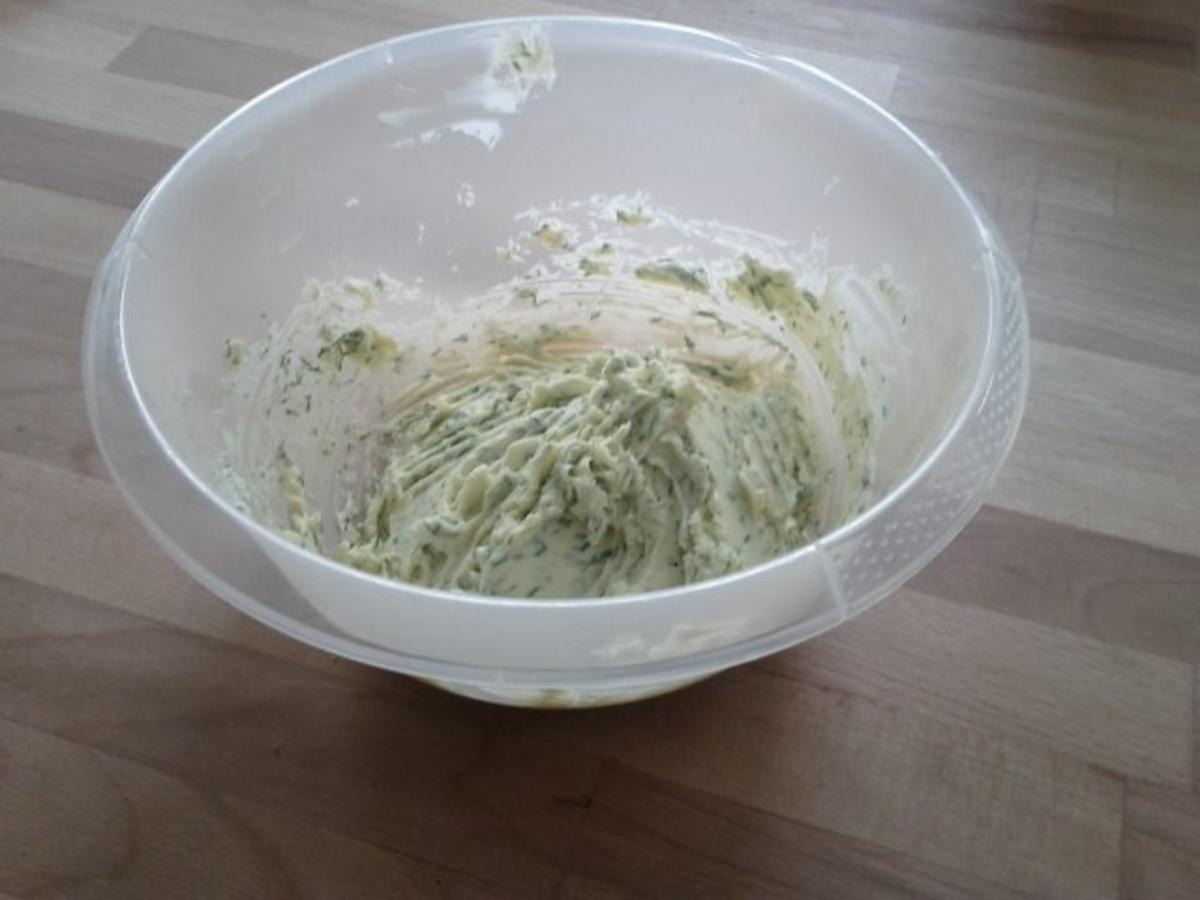 Kräuterbutter (Knoblauch-Dill-Butter) - Rezept - Bild Nr. 4