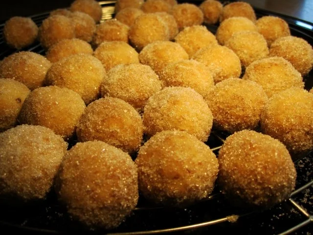 Butterkugeln mit Kokosflocken und Mandeln - Rezept für 96 Stück ... - Rezept - Bild Nr. 5