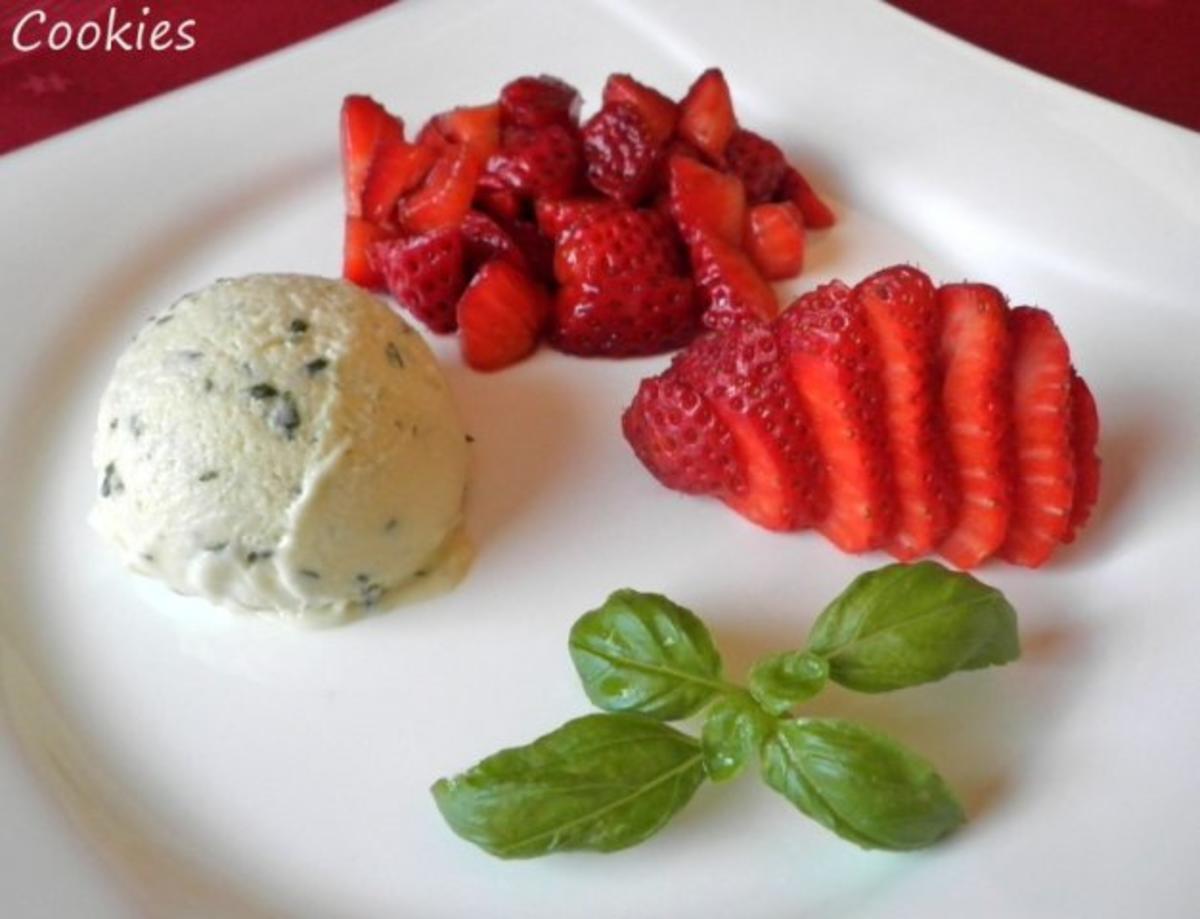 Basilikum - Eis an Balsamico - Erdbeeren - Rezept