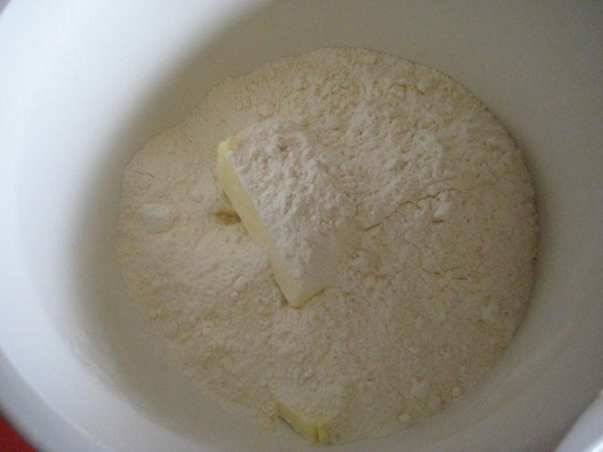 Käsekuchen - mit Aprikosen und Streusel - Rezept - Bild Nr. 3