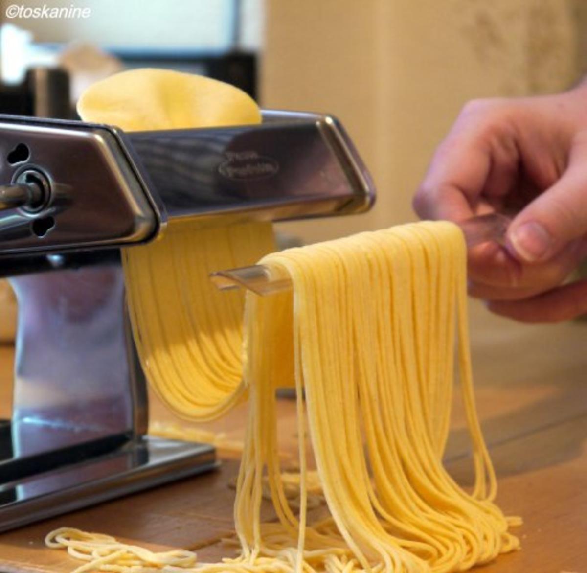 Spaghetti mit Hackfleisch-Gorgonzola-Sauce - Rezept - Bild Nr. 10