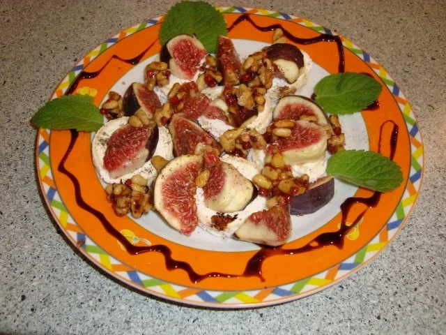 Rezept: Ziegenkäse mit Feigen Ziegenkäse mit Feigen - Rezept