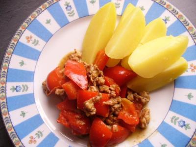 Rezept: Hackfleischpfanne mit Paprikaschote Hackfleischpfanne mit Paprikaschote - Rezept