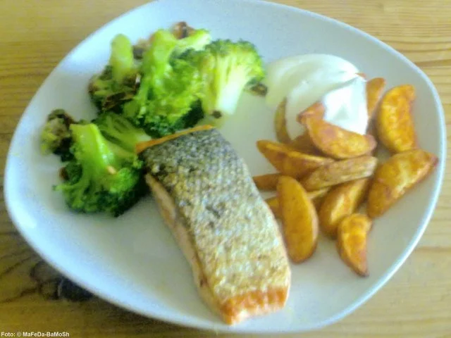 Rezept: Lachsfilet mit Mandel-Brokkoli Lachsfilet mit Mandel-Brokkoli - Rezept