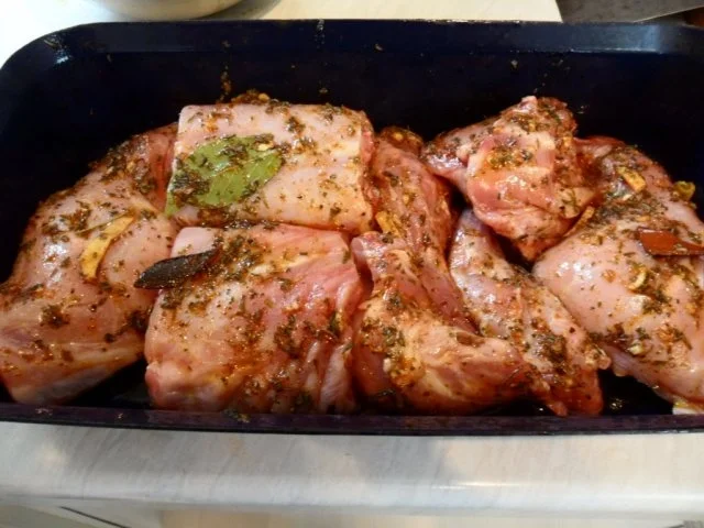 Kaninchen mediterran bei Niedrigtemperatur gegart auf Fenchelgemüse - Rezept