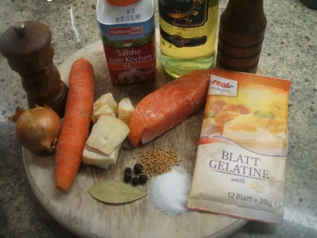 Rezept: Fisch: Lachs-Frischkäse-Törtchen mit fränkischem Spargelsalat Bild Nr. 2 Fisch: Lachs-Frischkäse-Törtchen mit fränkischem Spargelsalat - Rezept - Bild Nr. 2