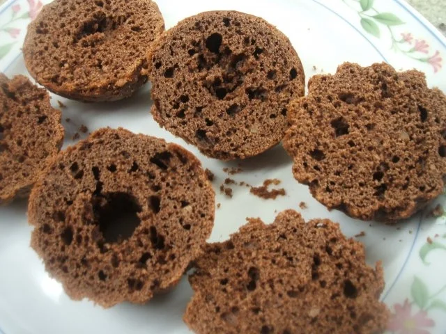 Dessert: Schokotörtchen aus Muffin-Teig mit Sahne-Rhabarber - Rezept - Bild Nr. 4