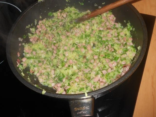 Rezept: Allgäuer Kasknödel Bild Nr. 3 Allgäuer Kasknödel - Rezept - Bild Nr. 3