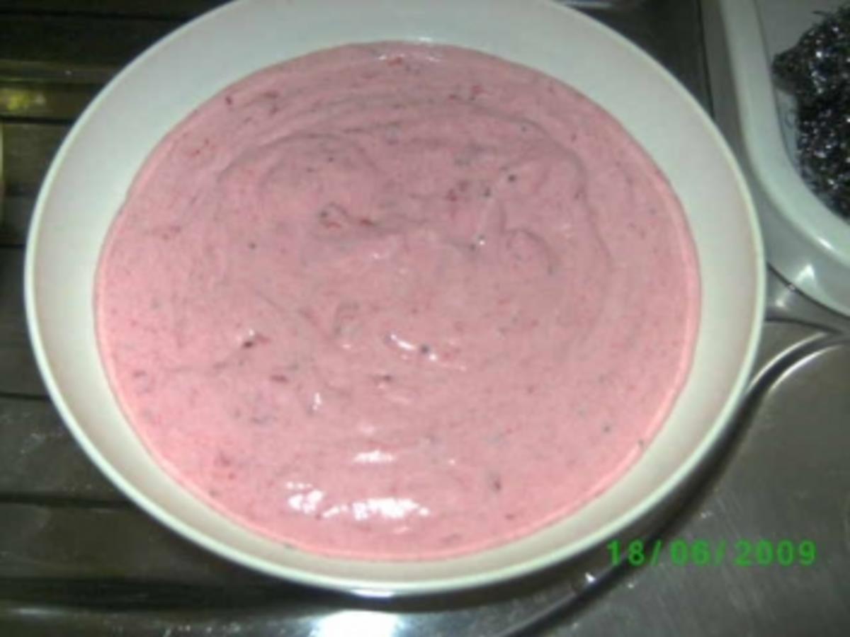 Himbeereis mit Himbeeren frisch und Sahne - Rezept mit Bild - kochbar.de