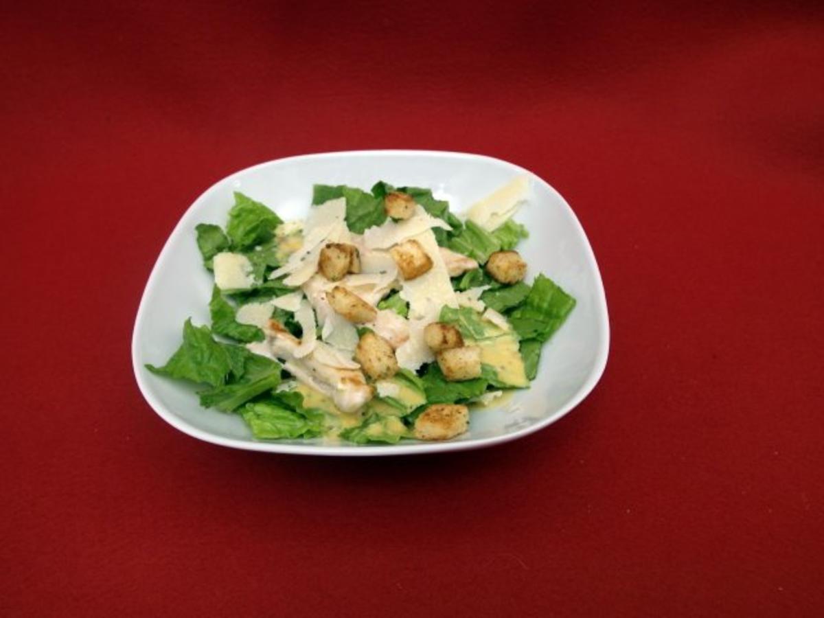 Bilder für Little Italy - Caesar's Salade mit Hähnchenstreifen und Croutons - Rezept