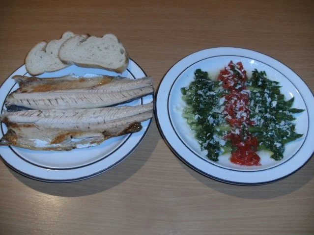 Gemüse: Grüner Spargel mit Bärlauch-Vinaigrette und Räucherforelle - Rezept - Bild Nr. 3