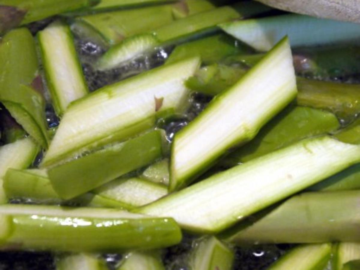 Warmer Grüner Spargel Salat mit Mohn und Orangendressing - einfach ...