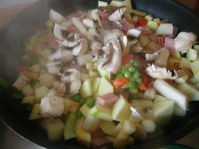 Rezept: Bärlauch-Fettucine in Gemüsiger Käsesoße Bild Nr. 5 Bärlauch-Fettucine in Gemüsiger Käsesoße - Rezept - Bild Nr. 5